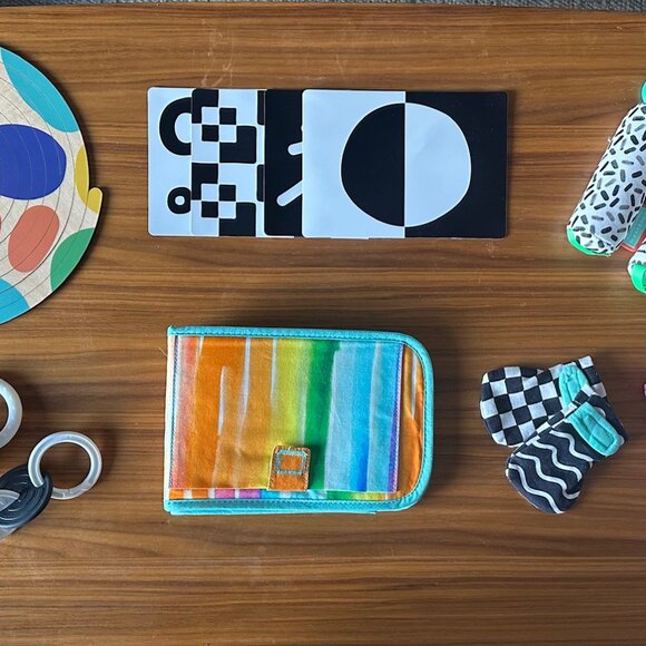 LOVEVERY Playkit 0-2 months "The Looker" - Picture 3 of 13